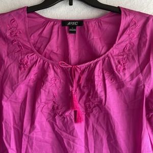 NWOT AVEC pink embroidered Top with tassel.